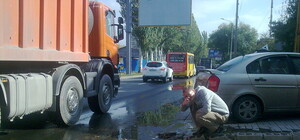 Улицу Куйбышева заливают фекальные массы