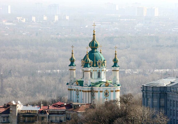Андреевскую церковь защитят от оползней и трещин.
Фото с сайта archunion.com.ua