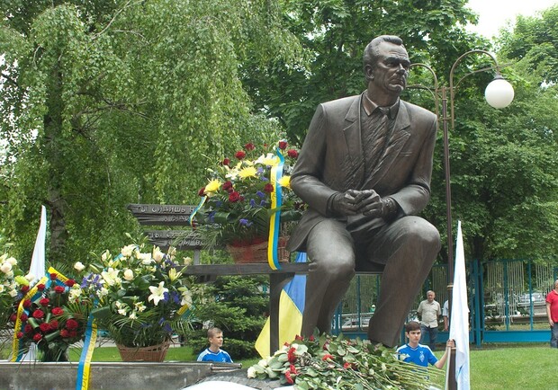 Памятник Лобановскому перенесут на видное место. Фото: fcdynamo.kiev.ua