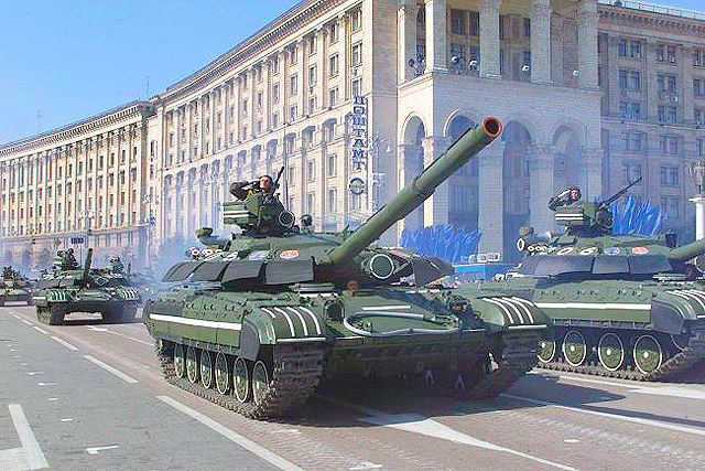 По Крещатику проедется техника времен войны. Фото: armor.kiev.ua