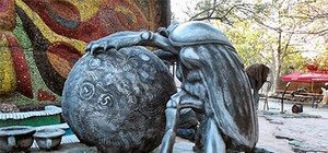 В Севастополе открыли памятник туалету