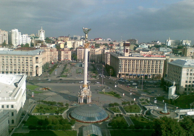 Майдан не будут переделывать до 2012 года. Фото с сайта: http://foto.obnovlenie.ru/