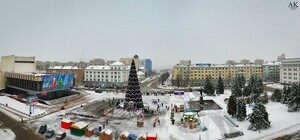 Как украшали елку-2014: от металлического каркаса до новогодней красавицы