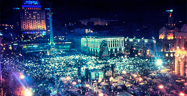 Выступление подвечивали сотни тысяч заженных фонариков, зажигалок и телефонов. Фото с сайта nbnews.com.ua