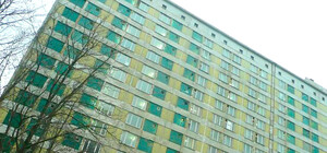 В центре Донецка стоит 14-этажная общага-призрак