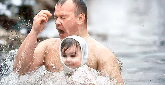 На Крещение можно будет искупаться в проруби. Фото с сайта velskforest.ru.