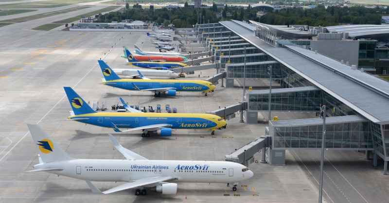 Через "Борисполь" начнет литать 8 авиакомпаний. Фото с сайта kosmostar.com