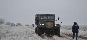 Из-за непогоды крымчан доставляют в больницы на грузовиках