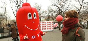 Бесплатные кондомы для студентов и бабушек: как в Киеве отметили День презерватива