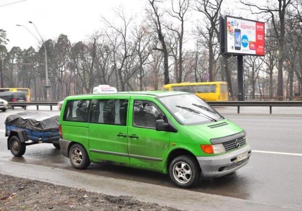 Зеленый Мерседес тоже оказался краденым, как и прицеп. Фото с сайта www.udai.kiev.ua