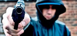 Беспредел в Луганске – на людей нападают с битами и пистолетами