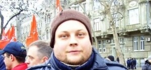 Музыкант пошел пешком из Одессы в Крым, чтобы призывать к миру