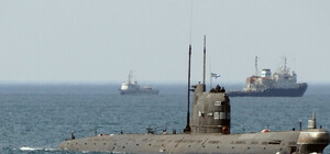 В Одессу из Крыма с помощью буксиров притащат подлодку 