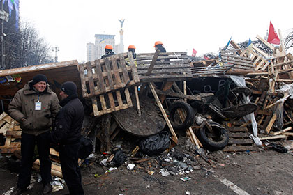 В Киеве не разбирают баррикады. Фото с сайта lenta.ru
