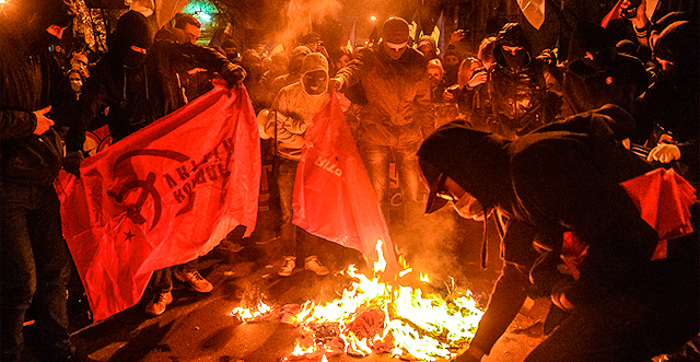 Новость - События - В Киеве горел офис Коммунистической партии Украины