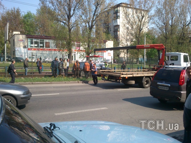 Новость - События - ДТП на Комарова: иномарка заблокировала движение скоростного трамвая