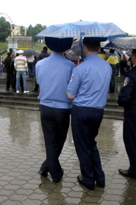 За порядком будут следить множество милиционеров.
Фото с сайта bal.at.ua