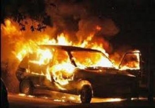 В Киеве за ночь сгорели 3 авто. Фото с сайта 50.mchs.gov.ru