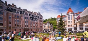 Городская идея на практике: как проходят крабовые пикники на Воздвиженке