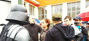 Кандидата в мэры Дарта Вейдера силой выгнали с одесского 