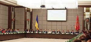 Всенародный референдум, амнистия для протестующих: что решили на круглом столе нацединения в Харькове