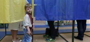 Нетрезвый секретарь комиссии и отсутствие своей фамилии в списках: нарушения на выборах в Киеве