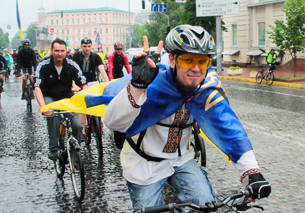 Новость - Транспорт и инфраструктура - В Киеве появится велосипедный район, а автомобилистов будут учить правилам поведения с велосипедистами