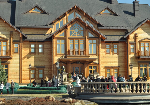 Новость - Досуг и еда - В Межигорье появится экскурсия на катере и музей алкоголя Януковича