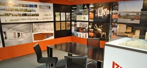 Ополченцы начали грабить культурный центр 