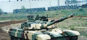 В Снежном на стороне ополченцев обнаружили два танка