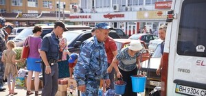 Пришлось свернуться: на Центральном рынке погоняли предпринимателей 
