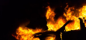 В Одессе сгорел микроавтобус Mercedes