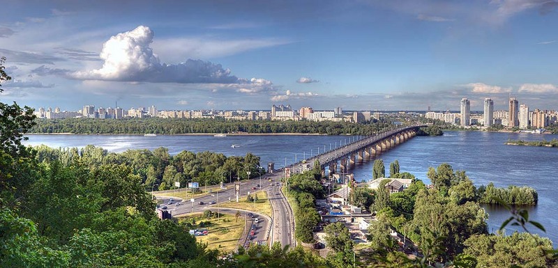 На мосту Патона пробка из-за ДТП.  Фото с сайта prodigger.ru