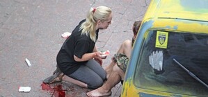 Возле Украинского дома прозвучал мощный взрыв