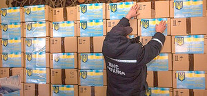 Первые грузовики с гуманитаркой прибыли в Старобельск