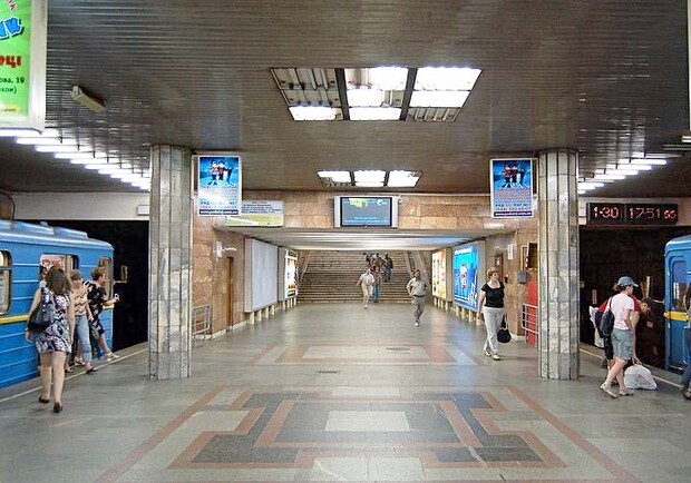 Станцию метро "Петровка" закрыли. Фото с сайта kievphotosite.com