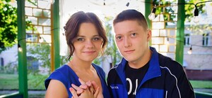 Трогательная помолвка: в киевском военном госпитале раненый боец АТО сделал предложение своей девушке