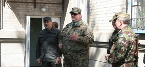 Губернатор в камуфляже: Балута привез 