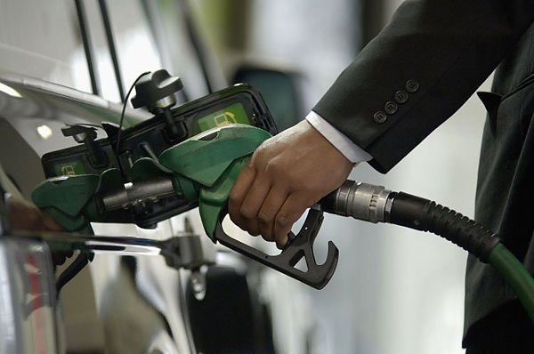 Цены на бензин зависят от курса валют. Фото с сайта rialemon.com.ua