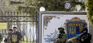 У украинской армии в Крыму был приказ открывать огонь при попытке захвата  воинских частей, но солдаты не выполнили его - Турчинов