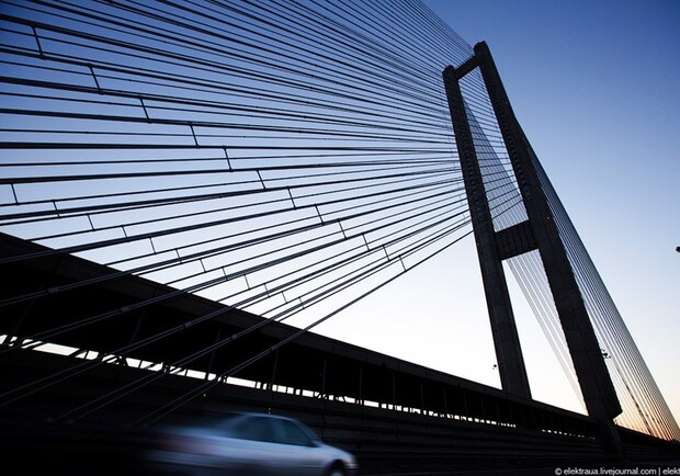На Южном мосту возможны пробки. Фото elektraua, livejournal.com