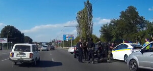 На въезде в Днепропетровск задержали машину с оружием