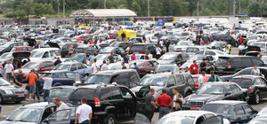 На киевских авторынках торгуют крадеными иномарками из зоны АТО: как уберечься от мошенников