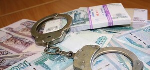 В Саках полицейский отказался от взятки: предлагавшего осудили