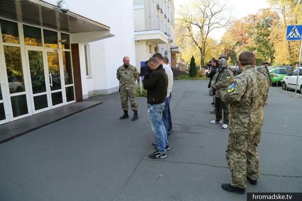 Новость - События - В Киев привезли четверых боевиков ЛНР: кто они