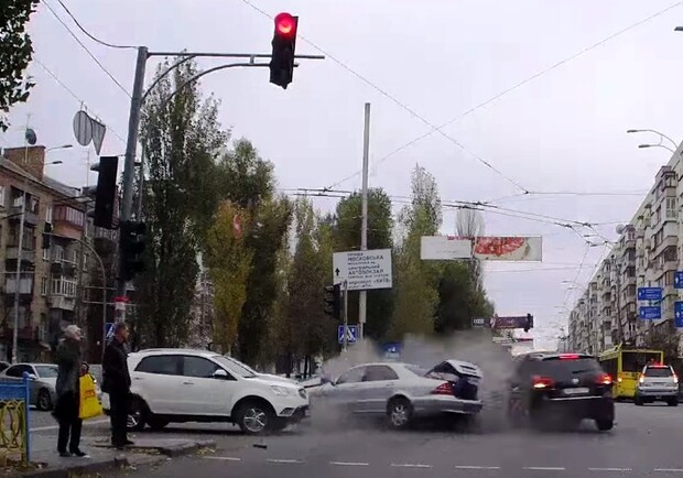 Новость - События - Появилось видео ужасной аварии на бульваре Леси Украинки