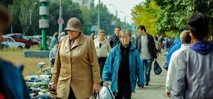 Свежие фотографии Луганска: люди многострадального города