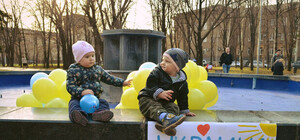 Чистое, голубое небо без бомб: о чем мечтают и говорят дети Донбасса во Львове