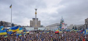 Йолка, коктейли Молотова и простреленные щиты: в Киеве открылся музей Майдана