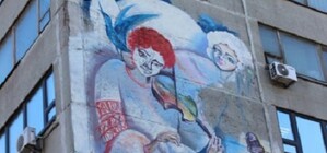 В центре Запорожья художники нарисовали двух ангелов - фото